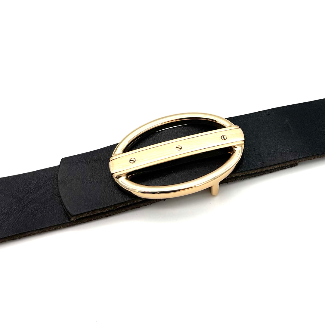 Detailansicht Buckle 35 mm Gold poliert mit verdeckter Lochführung und innenliegendem Riemenverlauf aus Zinkdruckguss