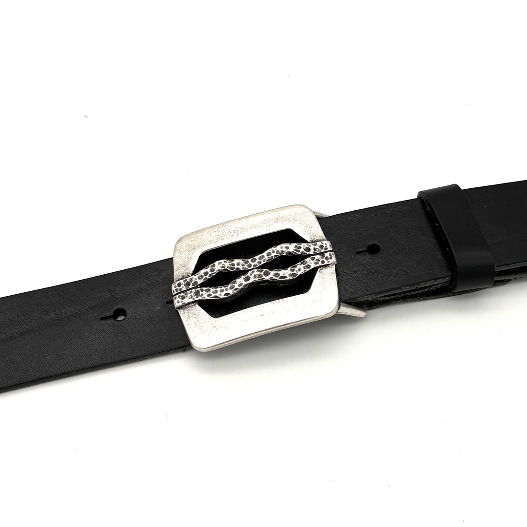 Detailansicht der Buckle 40 mm in Altsilber mit matter Oberfläche aus Zinkdruckguss