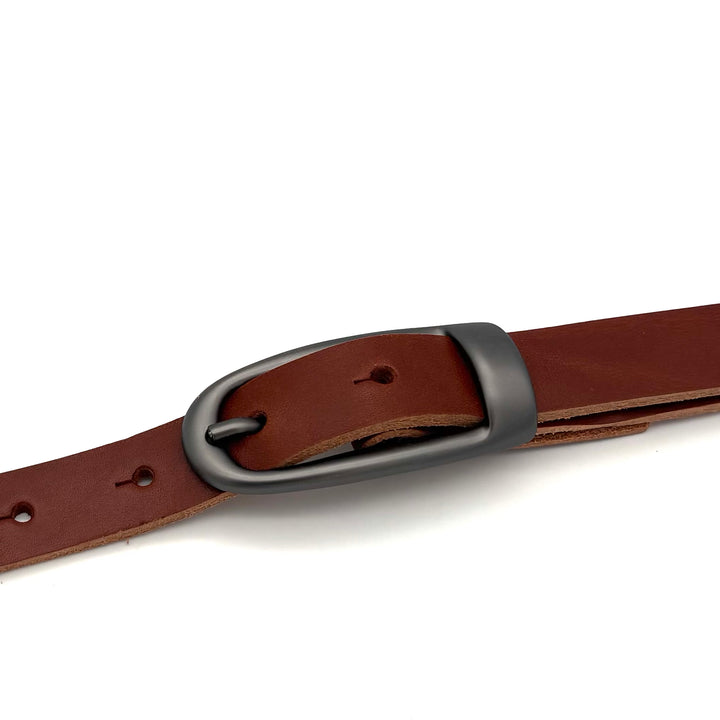 Detailansicht Dornschließe 20 mm geschwärzt matt aus Zinkdruckguss für 20 mm Ledergürtel