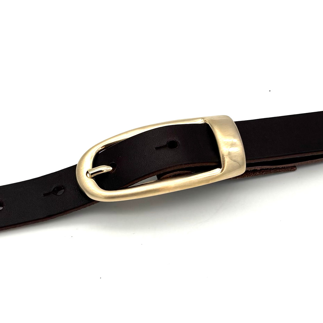 Detailansicht Dornschließe 20 mm Gold satiniert aus Zinkdruckguss mit leicht glänzender Oberfläche