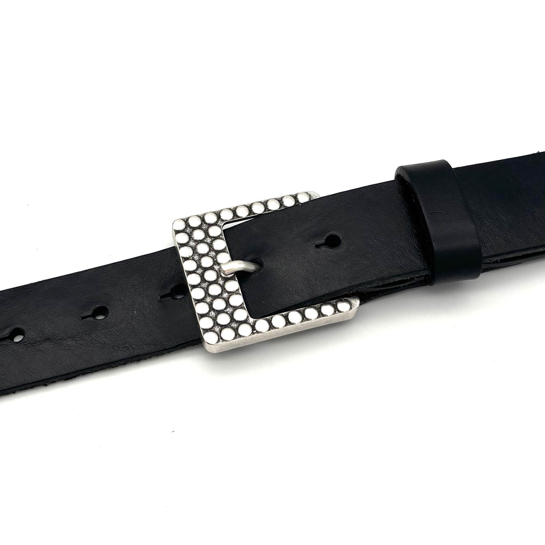 Detailansicht Dornschließe 35 mm Altsilber matt aus Zinkdruckguss für 35 mm Ledergürtel