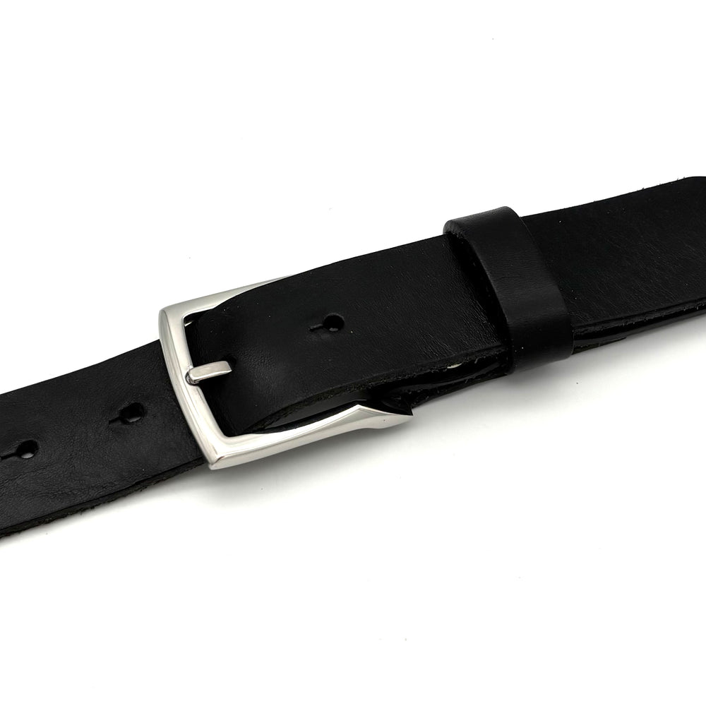 Detailansicht Dornschließe 35 mm aus massivem Edelstahl Hochglanz für 35 mm Ledergürtel