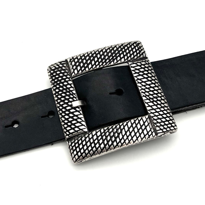 Detailansicht Dornschließe 40 mm Altsilber matt aus Zinkdruckguss für 40 mm Ledergürtel