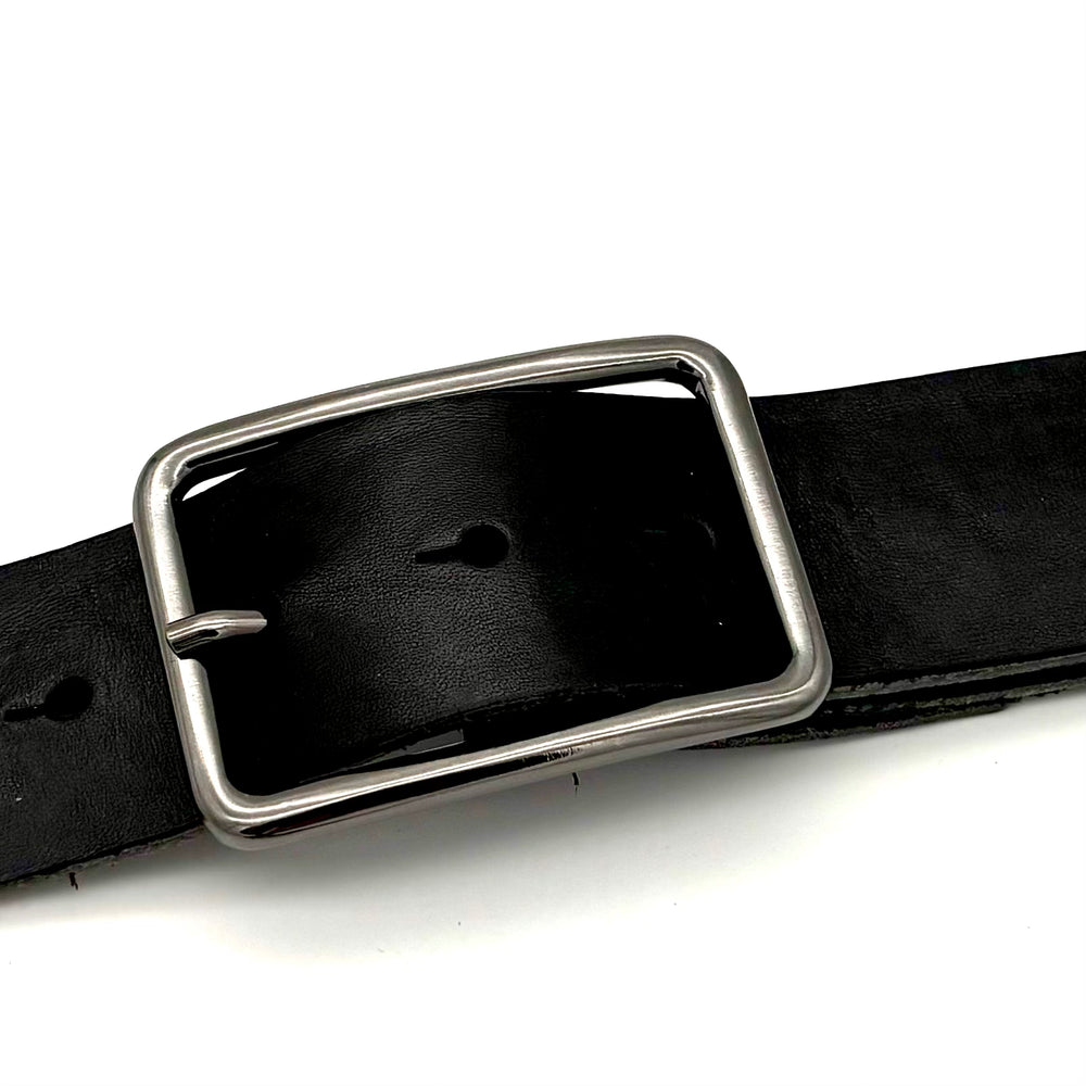 Geschlossene Dornschließe 40 mm in geschwärzter glänzender Ausführung aus massivem Messing
