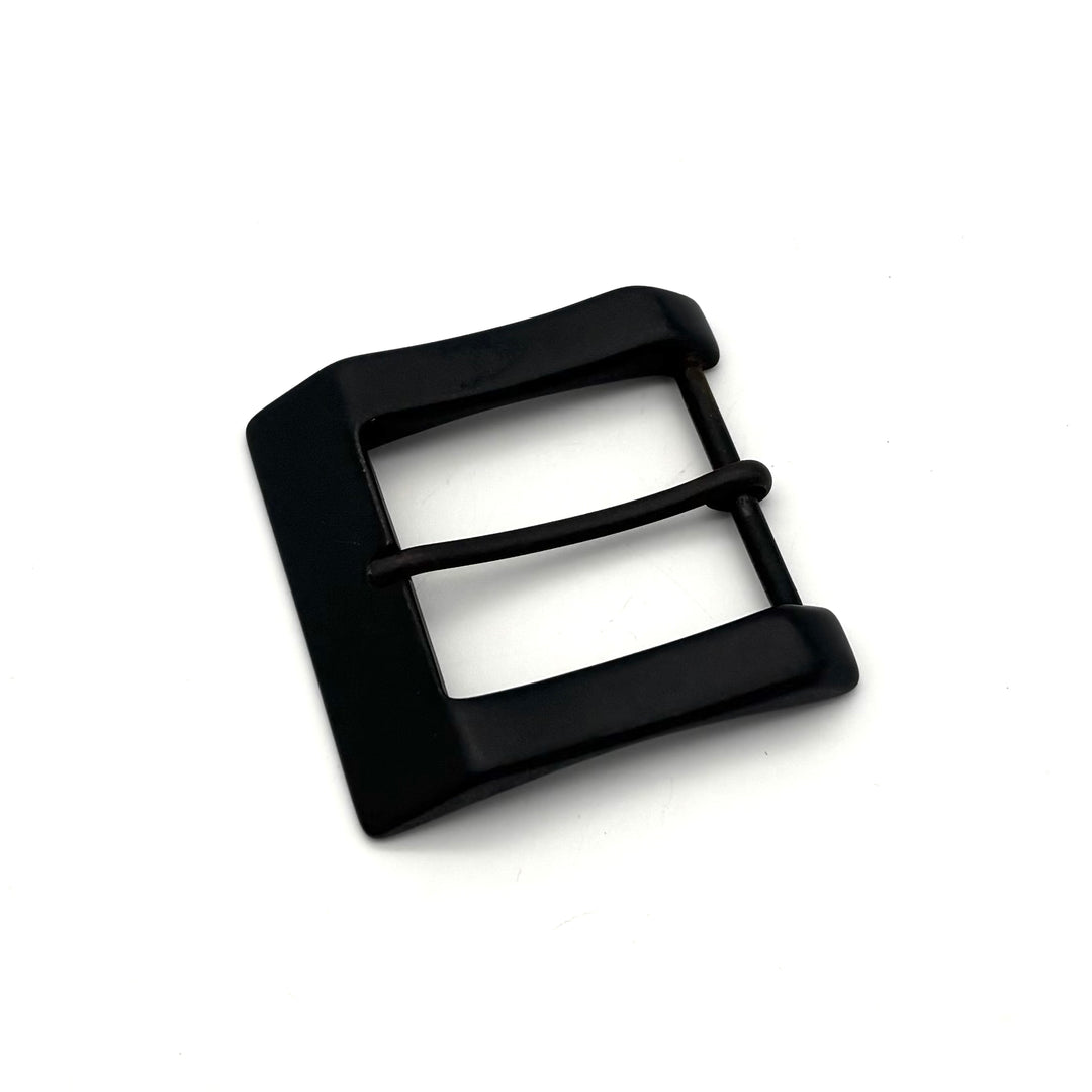 Dornschließe 40 mm in Schwarz matt für Druckknopfgürtel – Frontansicht