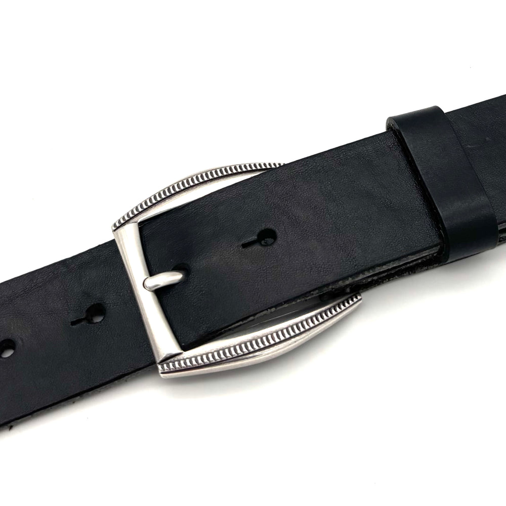 Detailansicht der Dornschließe 40 mm in Silber aus Zinkdruckguss für Druckknopfgürtel