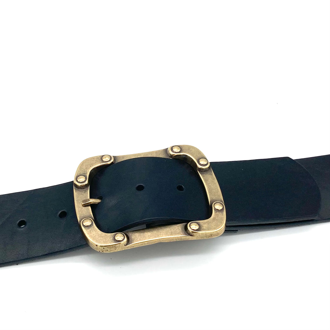 Geschlossene Dornschließe 45 mm mit matt glänzender Oberfläche