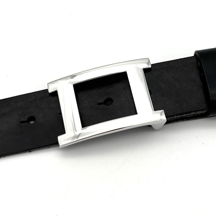 Detailansicht der Gürtelschließe Buckle 40 mm in Silber mit versilberter, leicht geschwärzter Oberfläche