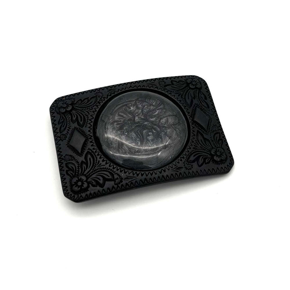 Gürtelschließe Medallion 40 mm in Schwarz matt mit grauem Medallion für Druckknopfgürtel – Frontansicht