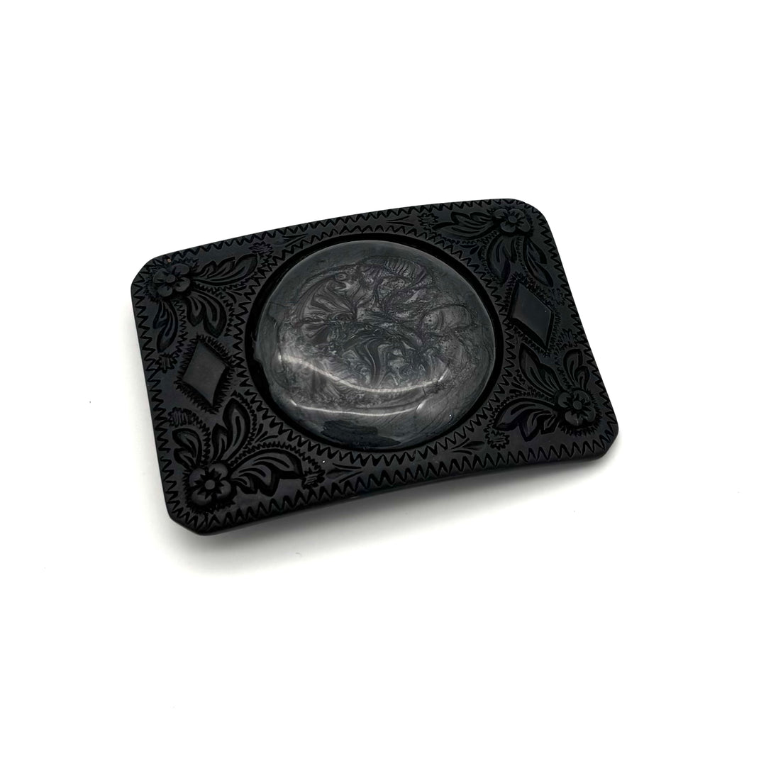 Gürtelschließe Medallion 40 mm in Schwarz matt mit grauem Medallion für Druckknopfgürtel – Frontansicht