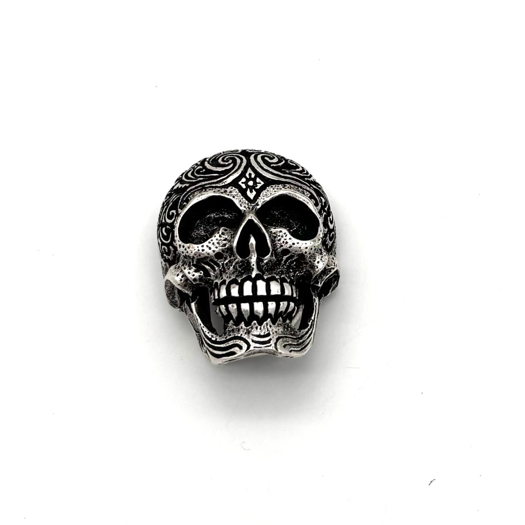 Gürtelschließe Totenkopf 40 mm in Silber für Druckknopfgürtel – Frontansicht