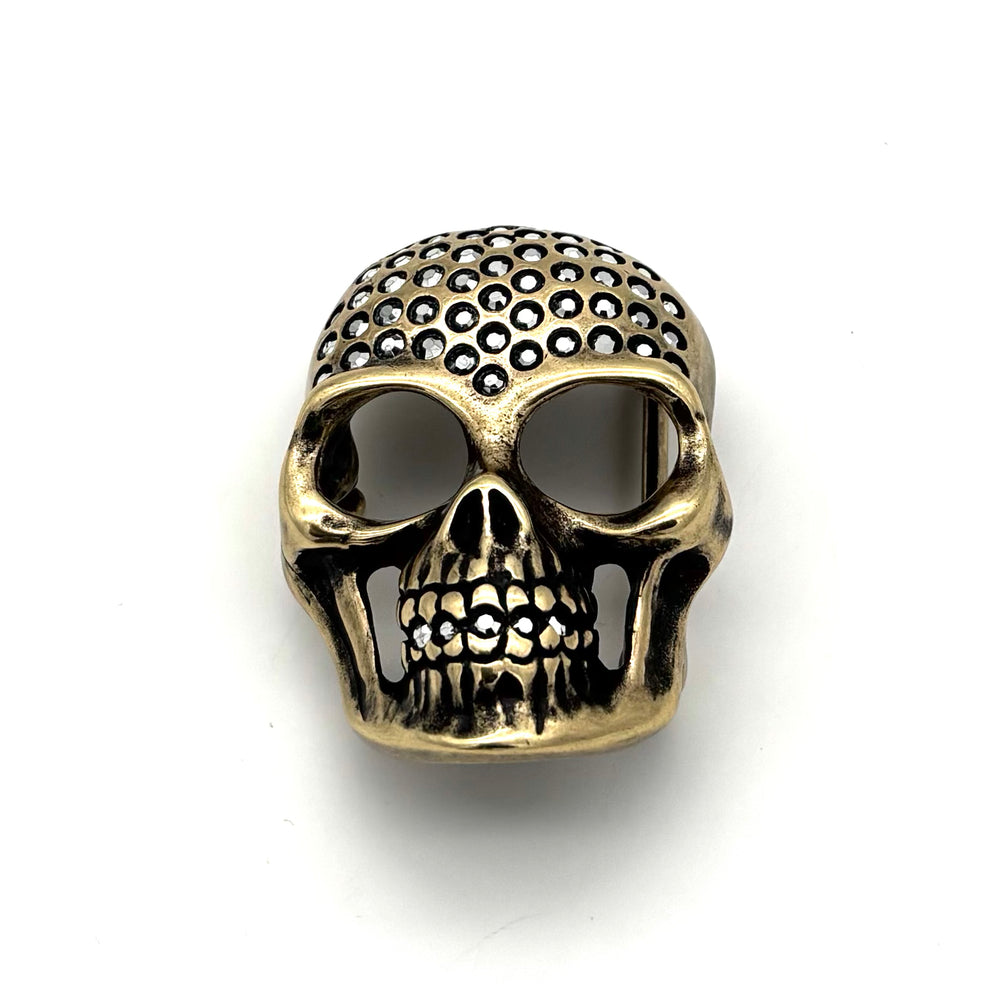 Gürtelschließe Totenkopf mit weißen Strasssteinen 40 mm in Altgold für Druckknopfgürtel – Frontansicht