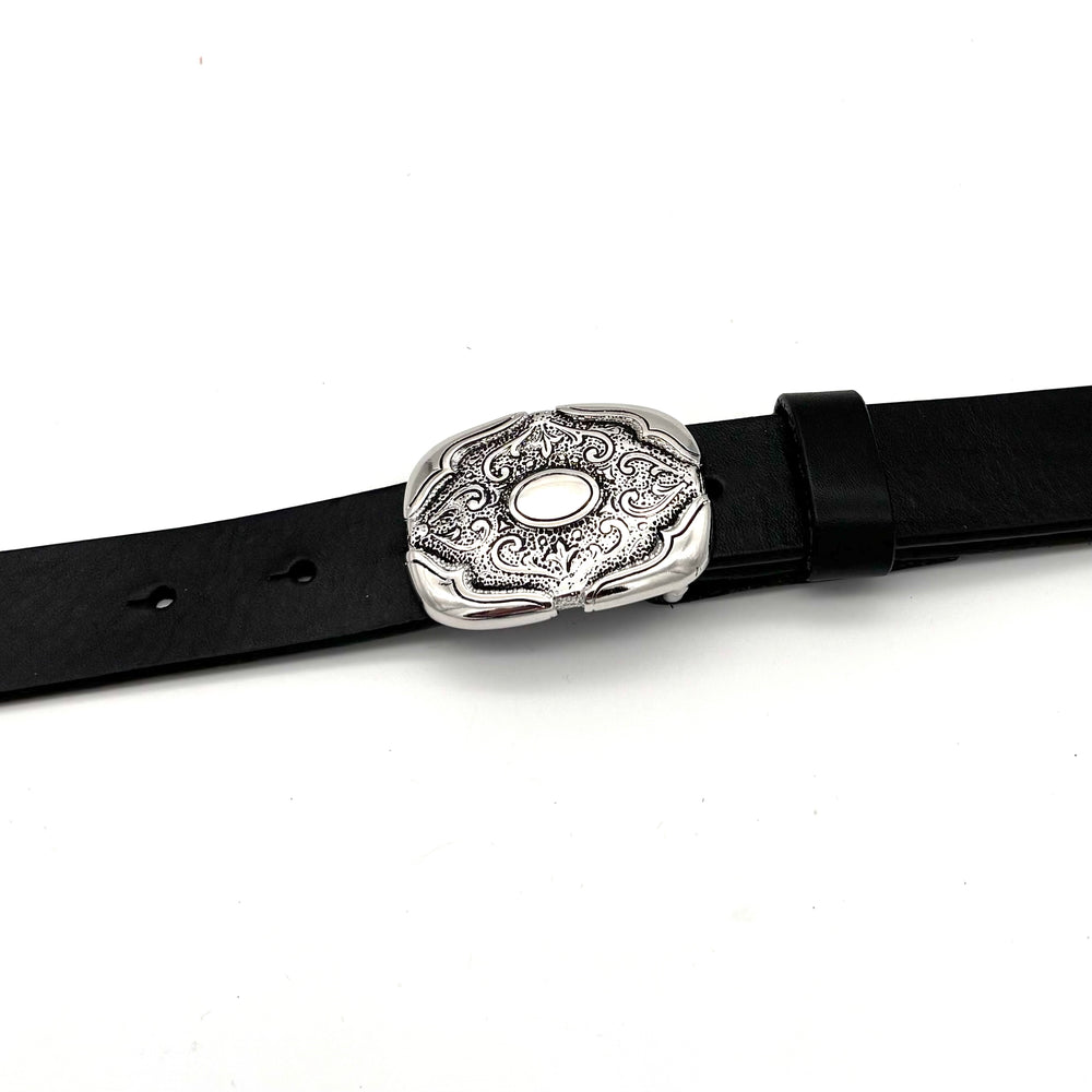 Detailansicht der Ornament-Gürtelschließe 30 mm in Silber geschwärzt mit glänzender Oberfläche
