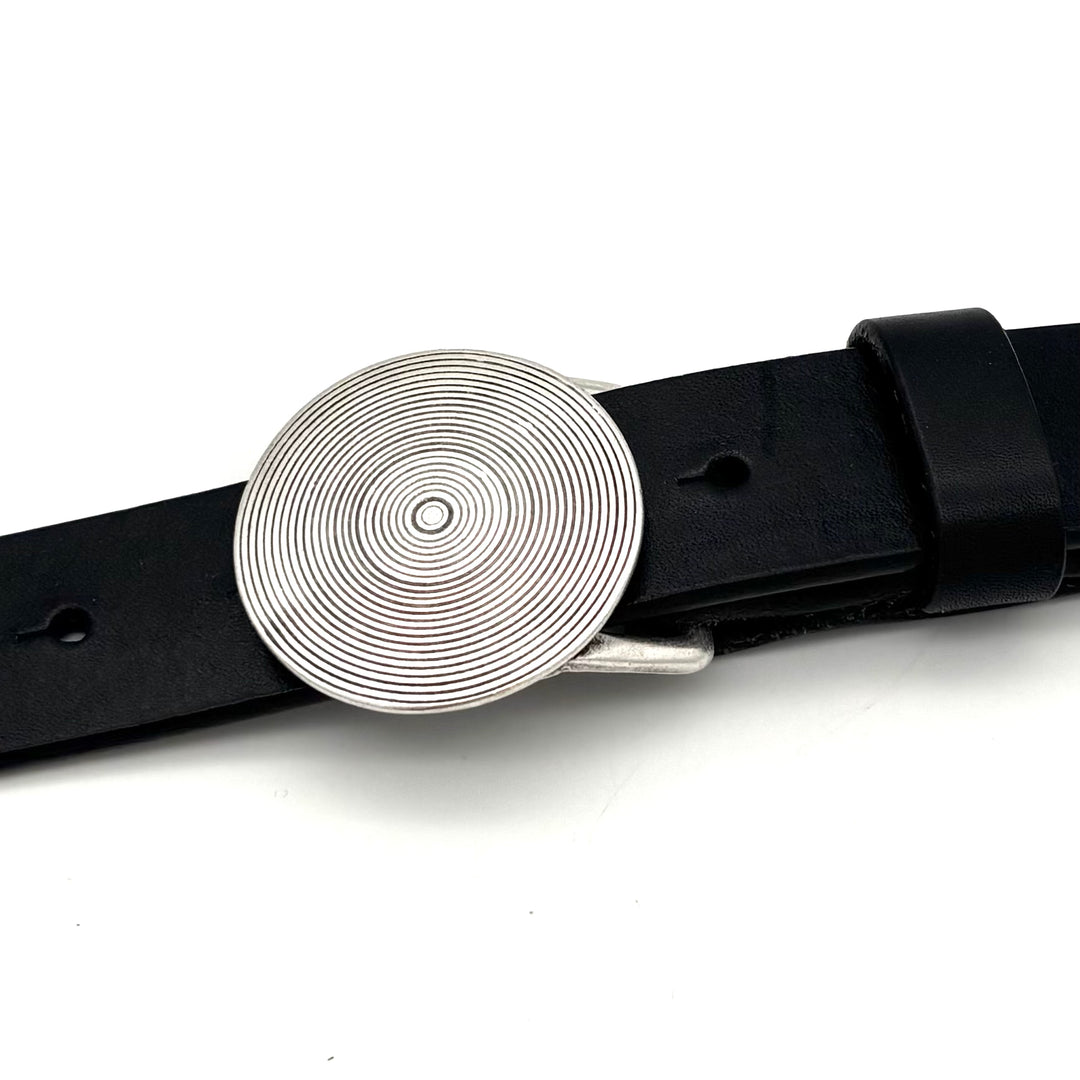Detailansicht Spirale Buckle 40 mm Altsilber aus Zinkdruckguss mit matter Oberfläche